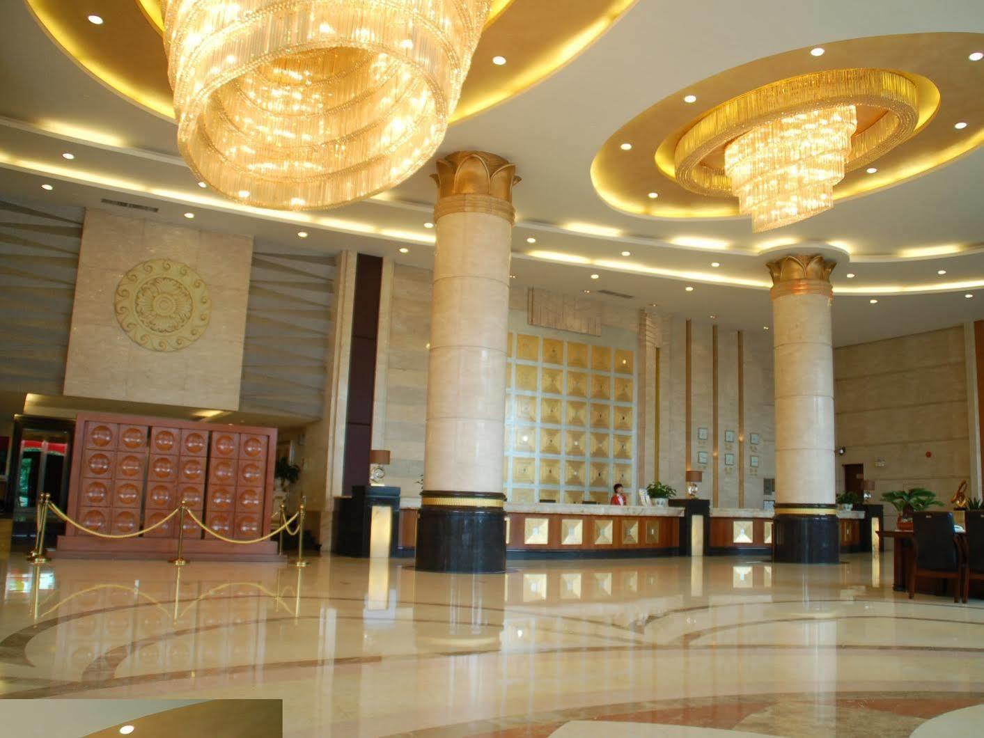 Foshan Xin Hu Hotel Экстерьер фото